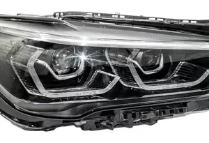 Farol esquerdo BMW 2021