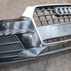 Pára-choque dianteiro e farol esquerdo Q3 2017